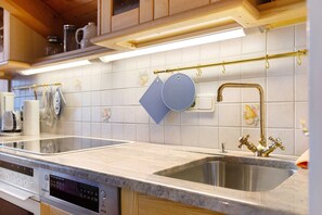 Frigorífic, forn, placa de cuina i rentaplats 