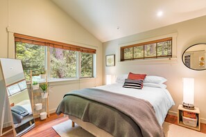 1 bedroom, desk, iron/ironing board, free WiFi