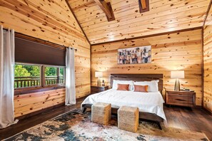 8 bedrooms, iron/ironing board, free WiFi, bed sheets