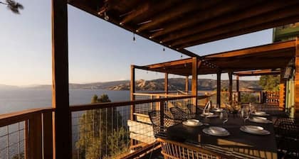 TimberTales - A cozy log cabin with magical lakeviews
