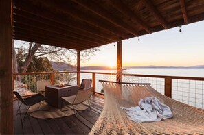 Property grounds - TimberTales - A cozy log cabin with magical lakeviews (Kelseyville)