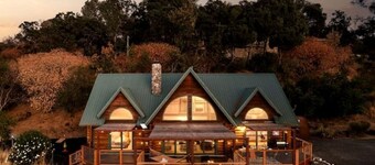 TimberTales - A cozy log cabin with magical lakeviews