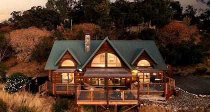 TimberTales - A cozy log cabin with magical lakeviews