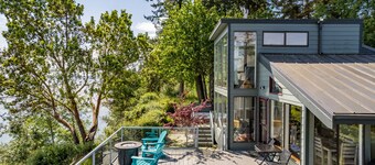 Whidbey Island Waterfront Home with Hot Tub & Sunset Views | Saratoga Vista