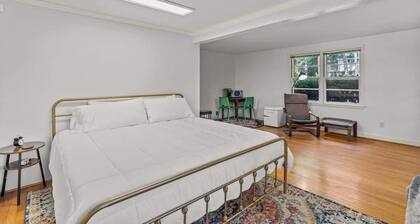 Studio, King, Fast Wi-Fi, Ring Camera, Smart TV