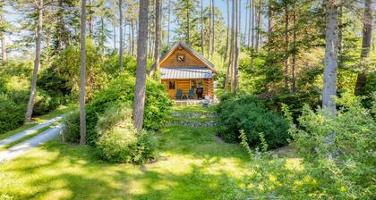 Penn Cove Overlook by AvantStay | Cabin w/ Views