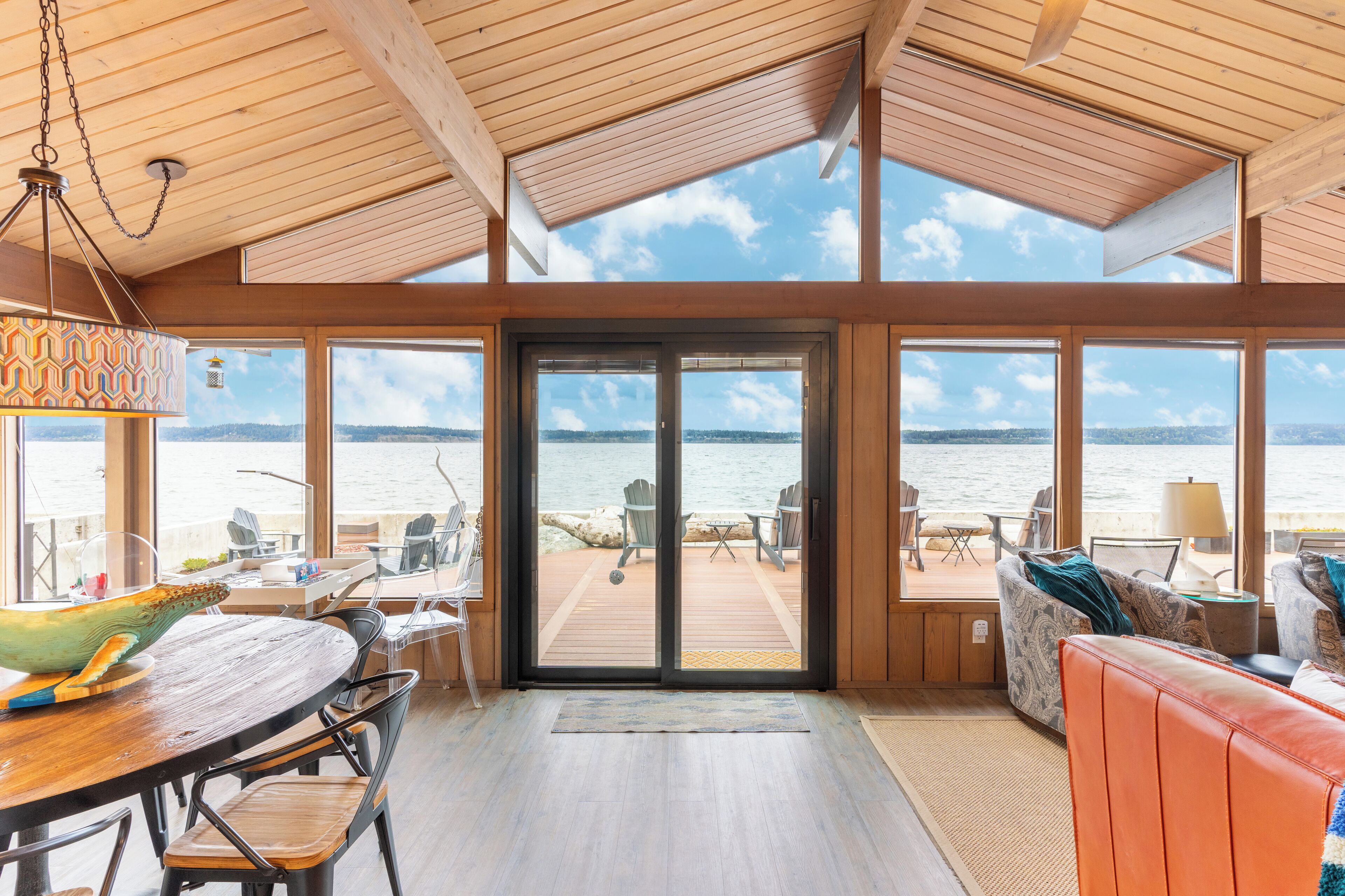 Smart TV, fireplace, video games, offices