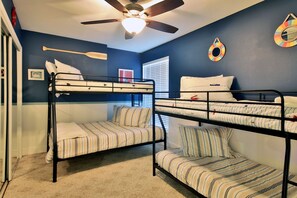 4 habitaciones, escritorio, tabla de planchar con plancha y wifi gratis 