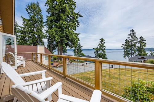 Camano Vista Paradise by AvantStay | Private Beach