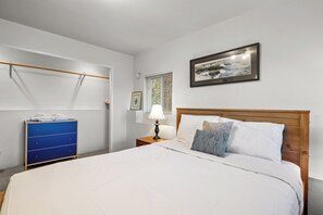 2 Schlafzimmer, Schreibtisch, Bügeleisen/Bügelbrett, kostenloses WLAN