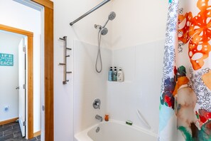 Hårføner og håndklær