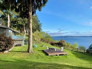 Terrace/patio - Saratoga by the Sea by AvantStay | Panoramic View, Near Langley (Langley)
