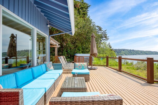 Terrace/patio - Barranco by AvantStay | Stairway to Beach + Views (Greenbank)