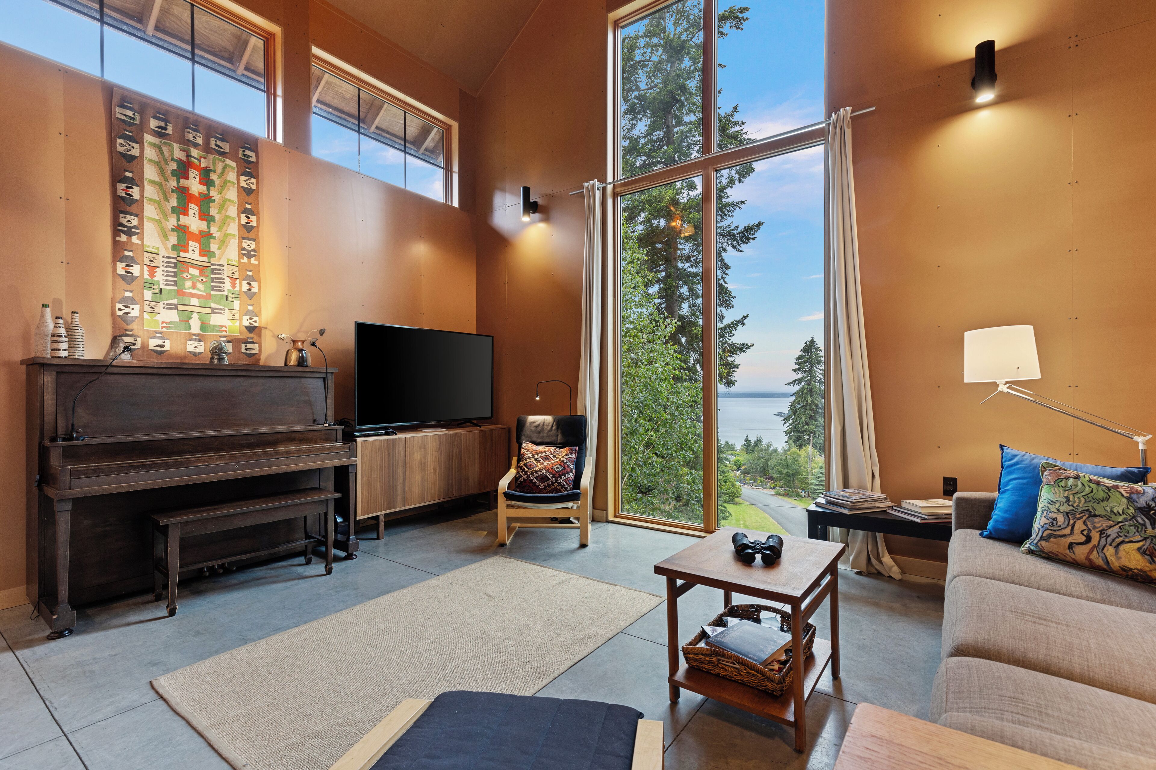 Crows Nest by AvantStay | Accessible Home w/ Views