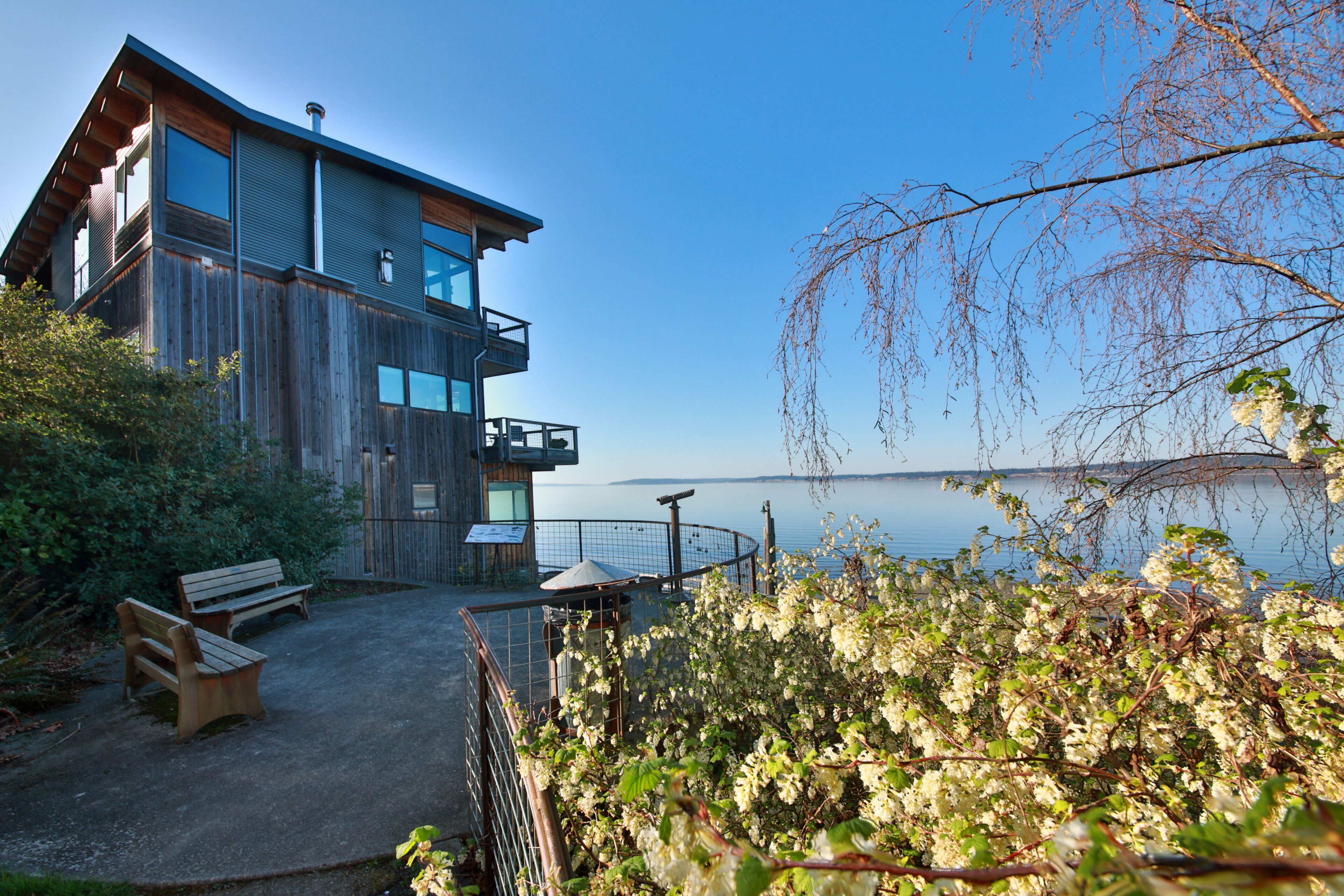 Langley Waterfront Condo by AvantStay | A+ Views