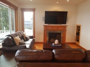 Smart TV, fireplace, offices