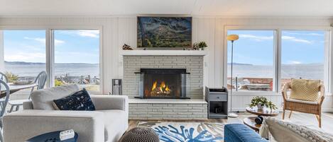 Smart TV, fireplace, offices