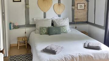 1 chambre, fer et planche Ă repasser, Wi-Fi, draps fournis