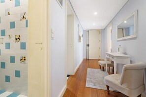 Interior - Apartment 'Boutique Santa Catarina 1' with Balcony, Wi-Fi and Air Conditioning (Porto)