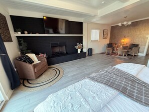 3 Schlafzimmer, Zimmersafe, Schreibtisch, Bügeleisen/Bügelbrett