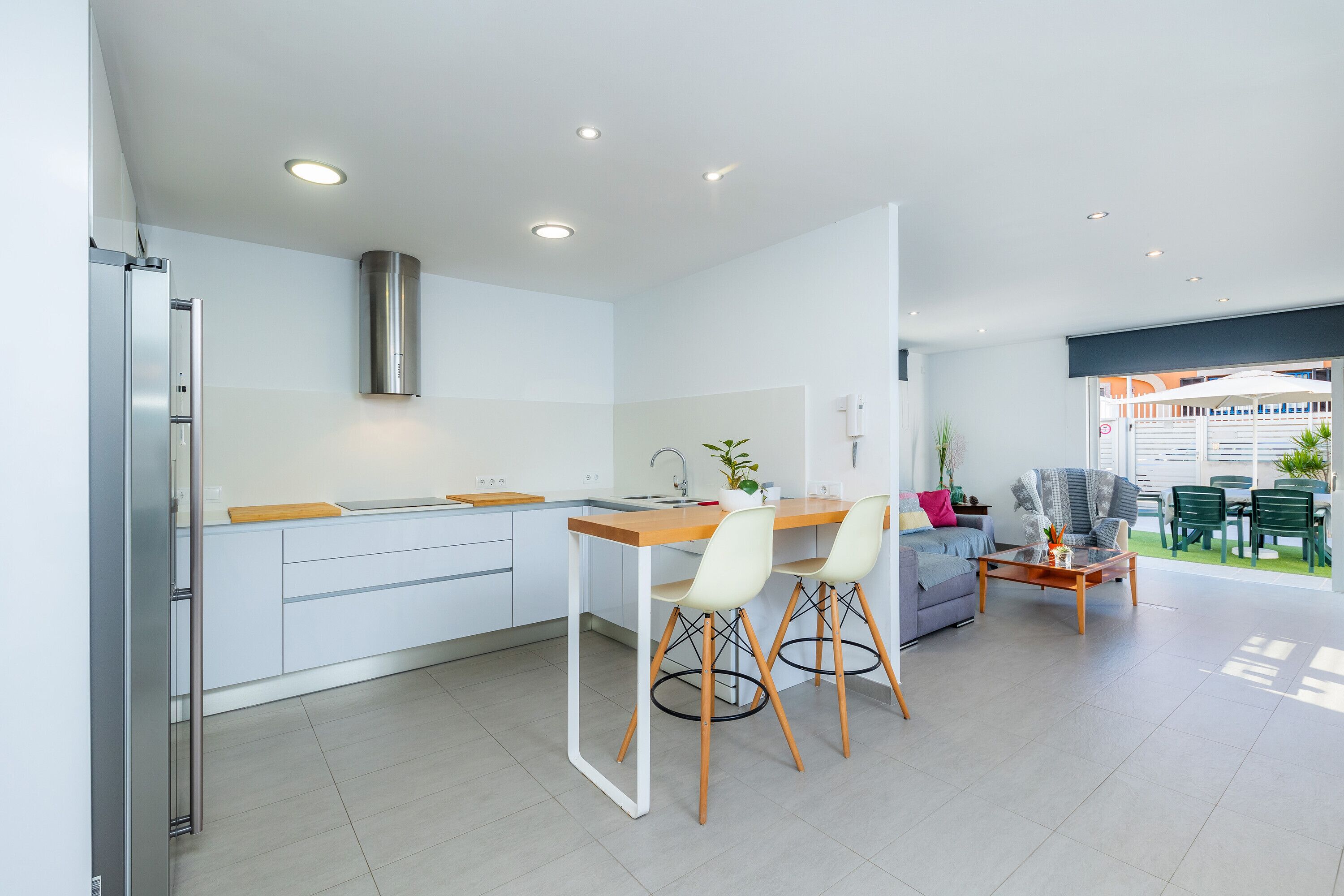 Kylskåp, mikrovågsugn, ugn och spishäll