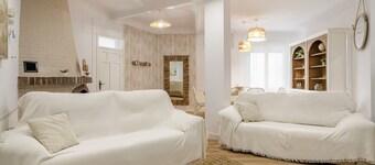 Vacation Home "Casa Ilusion" with Private Terrace & Wi-Fi