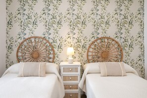 3 bedrooms, iron/ironing board, free WiFi