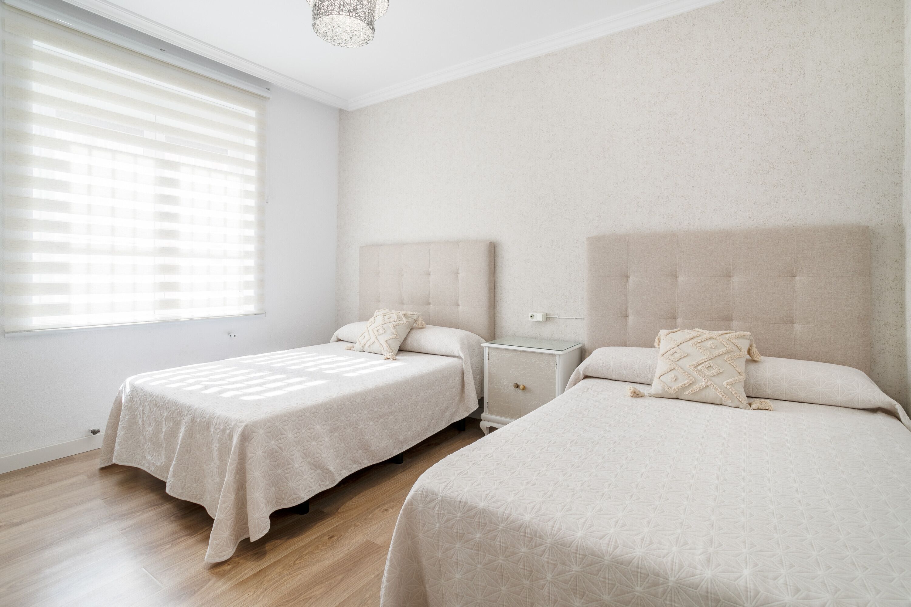 3 habitaciones, tabla de planchar con plancha y wifi gratis 