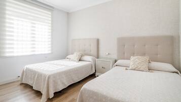 3 slaapkamers, een strijkplank/strijkijzer, gratis wifi