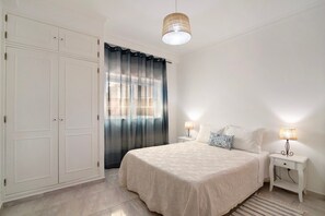 2 bedrooms, iron/ironing board, bed sheets - Apartment 'Âncora B' with Private Terrace (Monte Gordo)