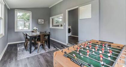 Hot Tub | 9 beds | Fenced Yard