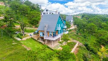 Villa, 4 Bedrooms, Mountain View | 4 bedrooms, hypo-allergenic bedding, individually decorated