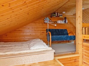 1 chambre, fer et planche à repasser