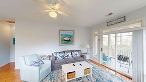 TV - 2 Bedroom Villa in Gated Litchfield by the Sea (Pawleys Island)