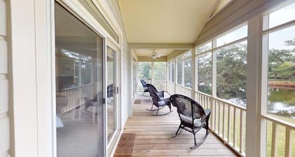 Lake Views, 2BR, 2BA, Lakeside Villa