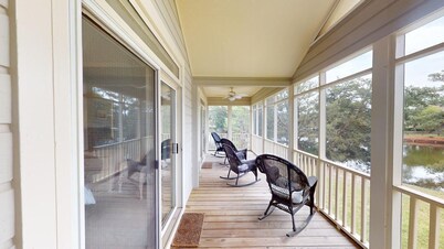 Lake Views, 2BR, 2BA, Lakeside Villa