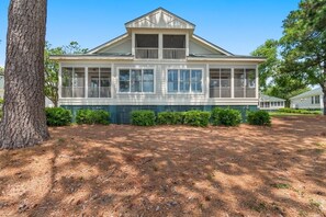 Exterior - Beachside Charm 3BR Villa with Resort Amenities (Pawleys Island)