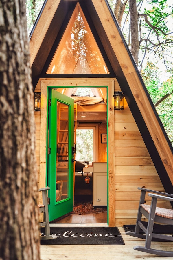 Exterior detail - Secluded A-Frame | Near Conkle`s | Romantic Stay (Rockbridge)