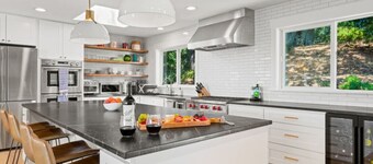 Eagle Ridge - 3 BD with Pool and Views