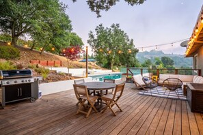 Outdoor dining - Eagle Ridge - 3 BD with Pool and Views (Penngrove)