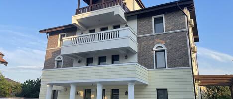 Facciata della struttura