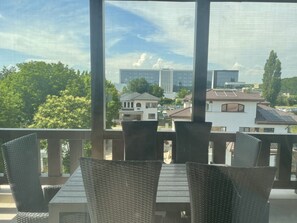 Penthouse | Laptopgeeigneter Arbeitsplatz, Bügeleisen/Bügelbrett, kostenloses WLAN