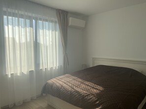 Apartment | Laptopgeeigneter Arbeitsplatz, Bügeleisen/Bügelbrett, kostenloses WLAN