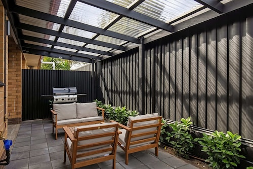 Frankie's Retreat Henley Beach