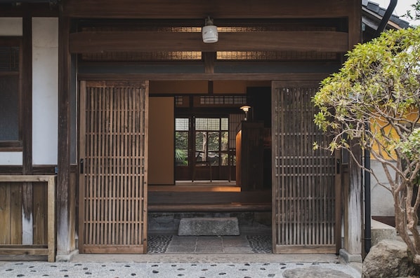 Exterior detail - away HANARE / Nagasaki Nagasaki (Nagasaki)