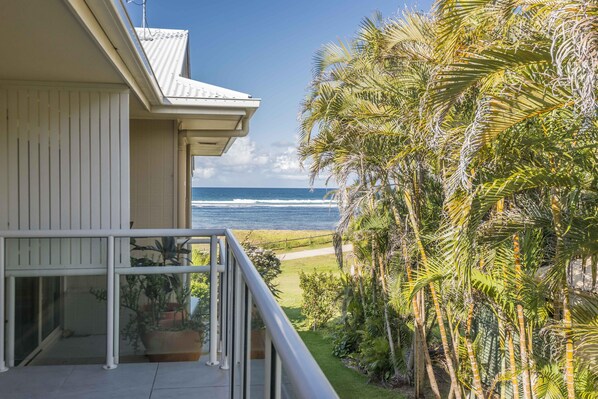 Property grounds - Bombora - Spacious Airy Townhouse By the Beach (Lennox Head)