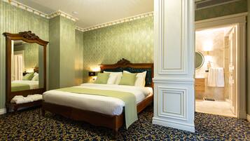 Habitación doble Deluxe | Ropa de cama de alta calidad, minibar y insonorización