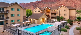 2G New Moab RedCliff Condo, Pool & Hot Tub