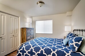 3 bedrooms, iron/ironing board, WiFi, bed sheets - 2H Cozy Moab RedCliff Condo, Pool & Hot Tub (Moab)