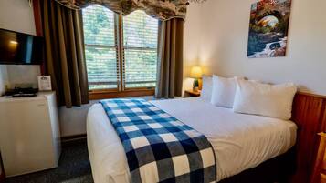 1 habitación, tabla de planchar con plancha, wifi y ropa de cama